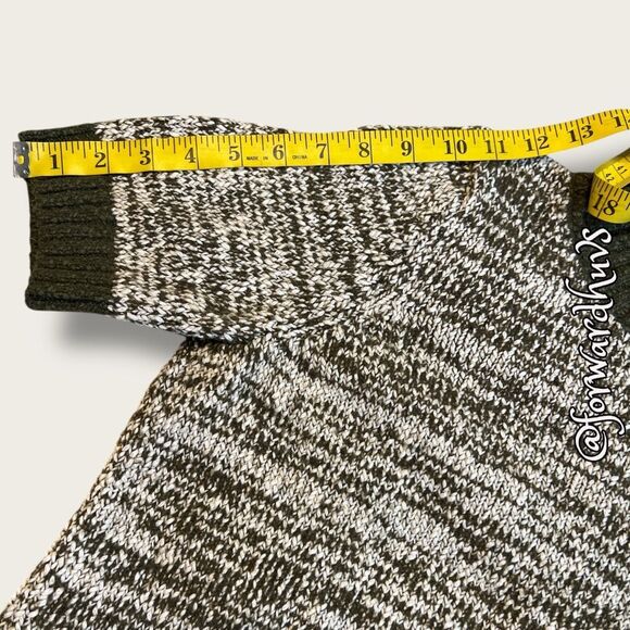 Anthropologie Moss Green Knit Sweater Tee – Versatile and Stylish - Picture 9 of 11